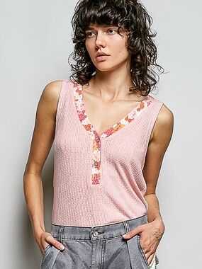 POL Ribbed V-Neck Tank with Contrast Floral Neckband